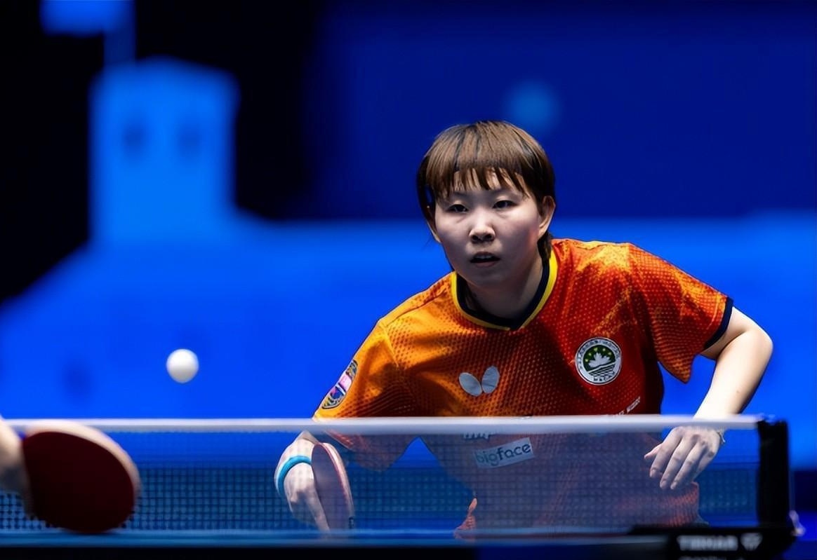 由意大利 由意大利